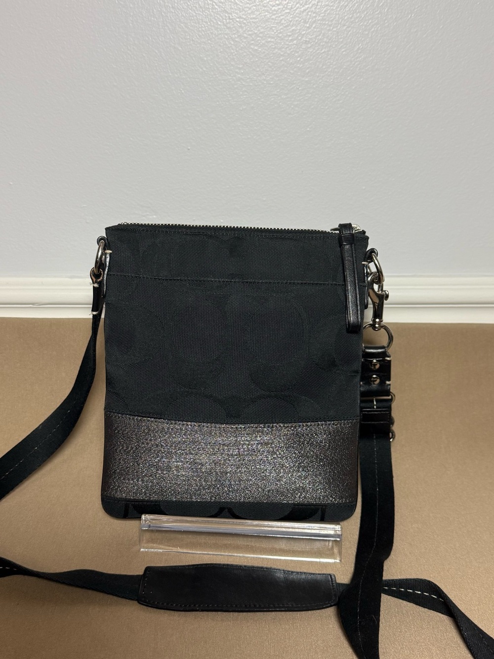 ✨ AUTHENTIC Y2K Coach Signature Swingpack Crossbody – Style Black/Metallic